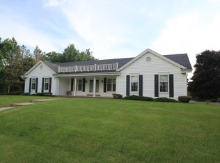 1089 S Waterville Lake Rd, Oconomowoc, WI 53066