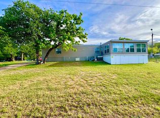 118 Beaver St., Tow, TX 78672
