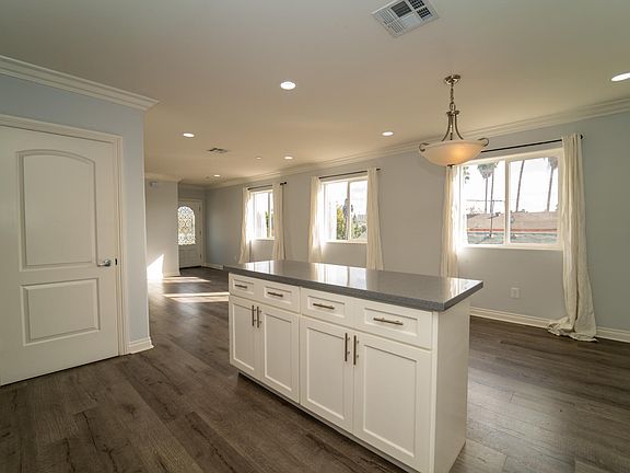 3rd image of 635 N Berendo St