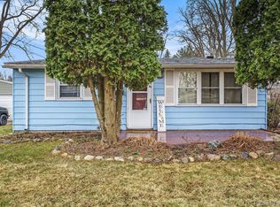 707 Mary Ct, Fenton, MI 48430