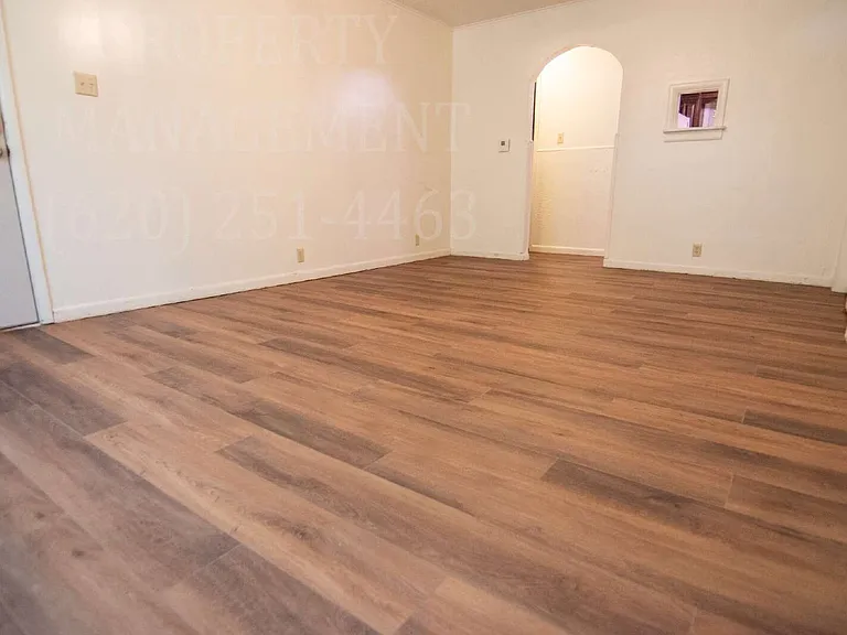 704 S Cline Rd — Photo 5