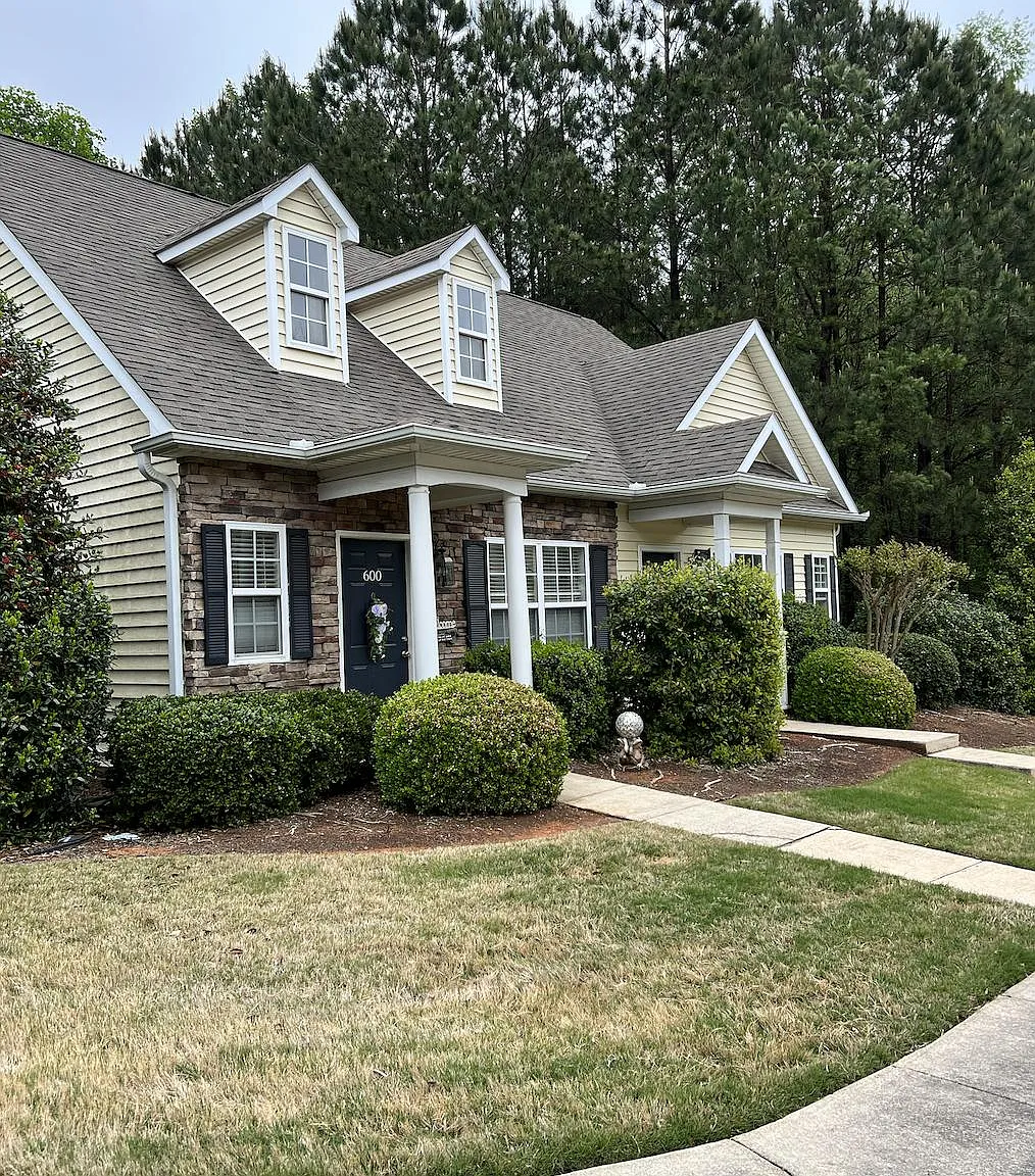 1305 Cedar Shoals Dr — Photo 4