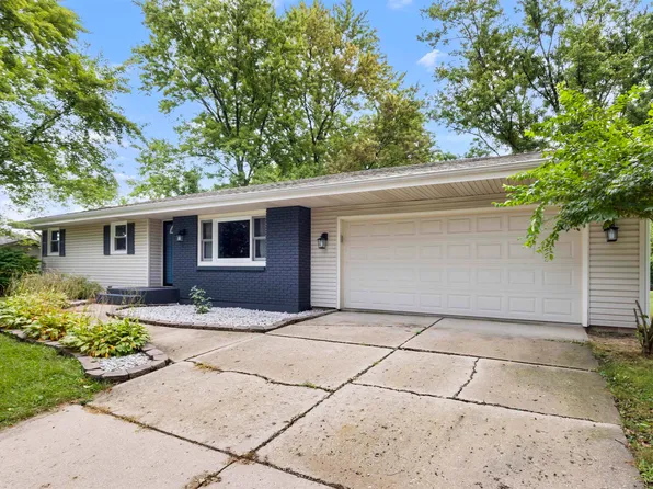 6128 Bristlecone Ln, Rockford, IL 61109