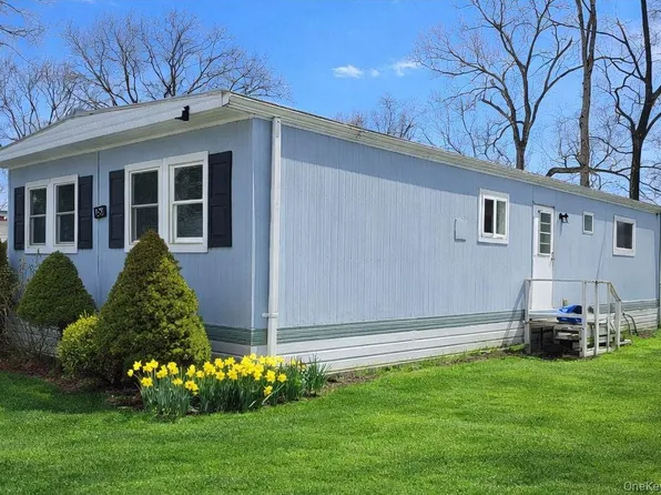 703 Fresh Pond Avenue #175, Calverton, NY 11933