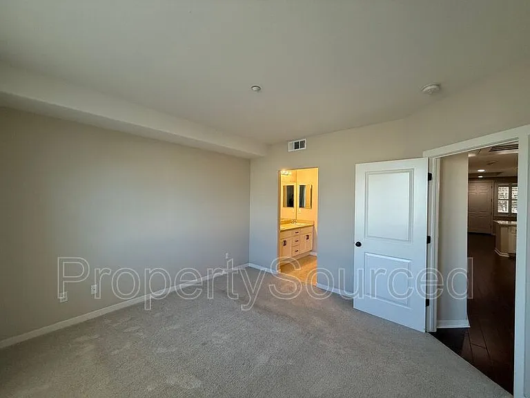170 N North St #104 — Photo 22