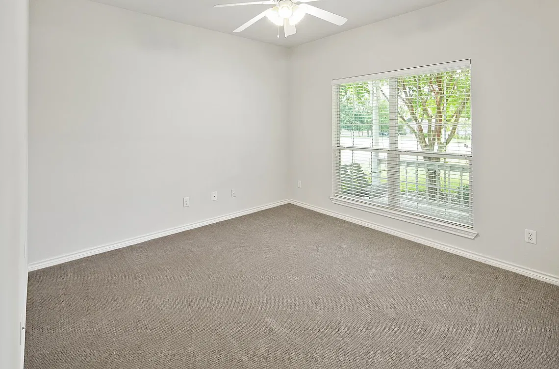 4 bed, 2.0 bath, $3,300 — Photo 4