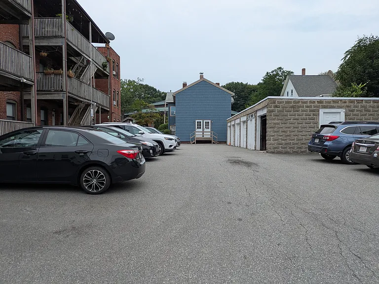 43 Ivaloo St #7R — Photo 9