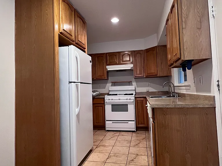 1122 W Oldfield St — Photo 7