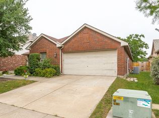 921 Raleigh Path Rd, Denton, TX 76208 | Zillow