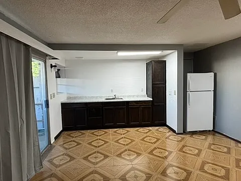 Studio, 570 sqft, $1,300 — Photo 2