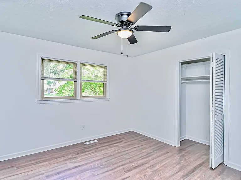 200 Lanewood Dr — Photo 17