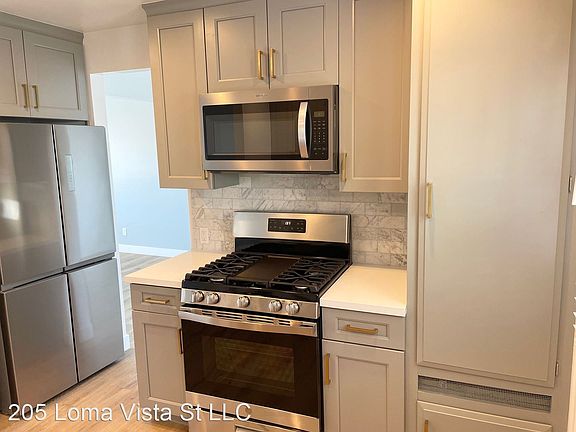 3rd image of 205 Loma Vista St #205A