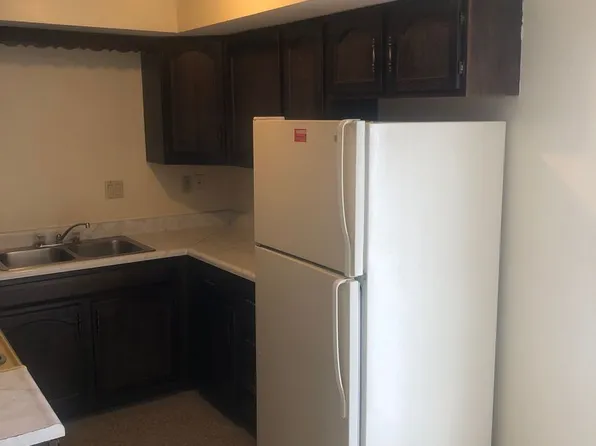 735 East 18th