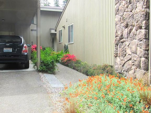 Entry of courtyard