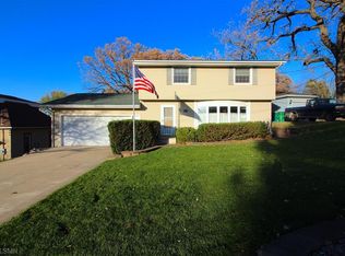 1720 Sunset St, Albert Lea, MN 56007