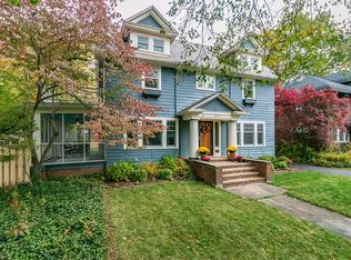 2605 Exeter Rd, Cleveland Heights, OH 44118