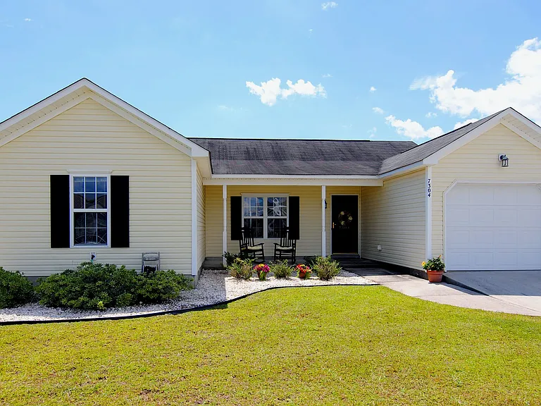 7304 Woodhall Dr — Photo 1