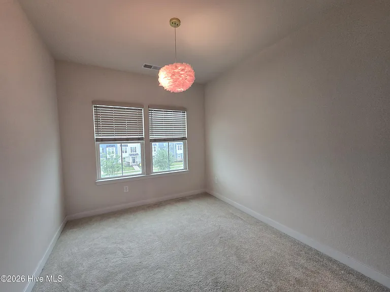 302 Fost Blvd — Photo 10