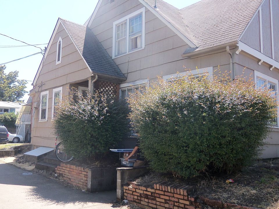 2nd image of 2050 NW Van Buren Ave APT 1-5