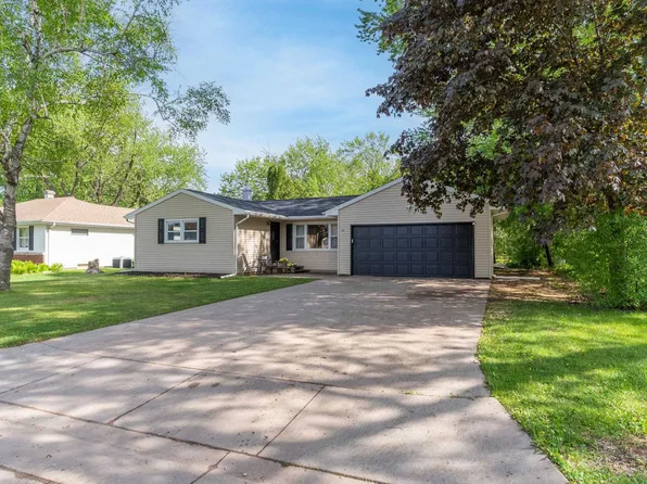 184 Plummer Ct, Neenah, WI 54956