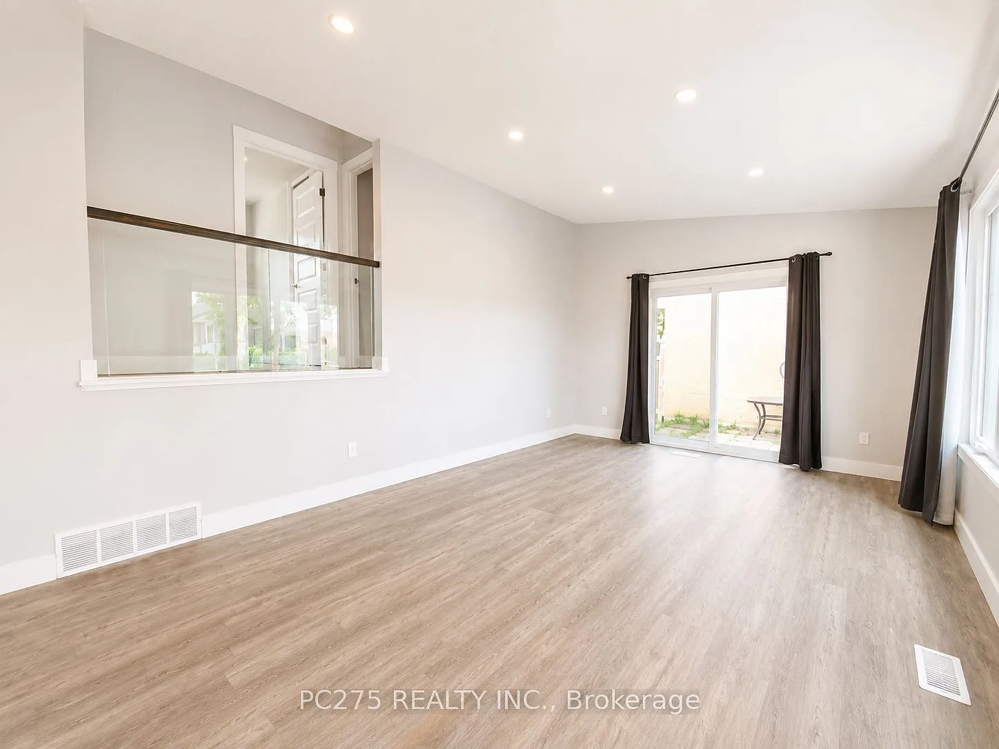 4 bed, $2,500 — Photo 3