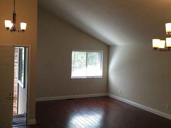 3rd image of 107 Llewellyn Ct
