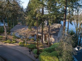 1451 Horseshoe Curv, Lake Oswego, OR 97034
