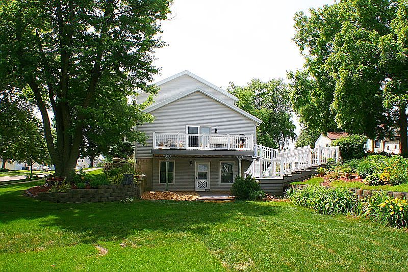1323 4th Ave, De Witt, IA 52742 Zillow