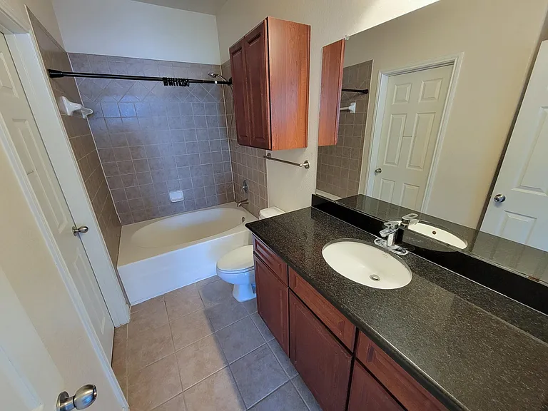 9200 Westheimer Rd #305 — Photo 19