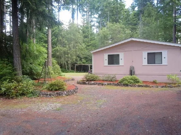 82 E Cozy Crest Ln, Belfair, WA 98528