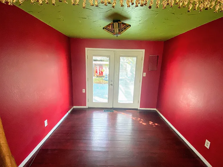 2555 Patrice Dr — Photo 10