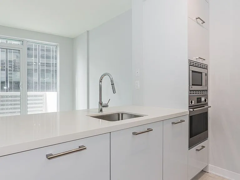 2221 Yonge St #611 — Photo 1