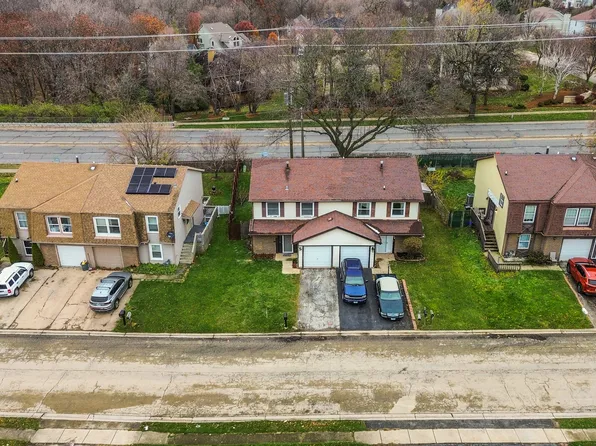230 Juniper Ln #230, Bolingbrook, IL 60440