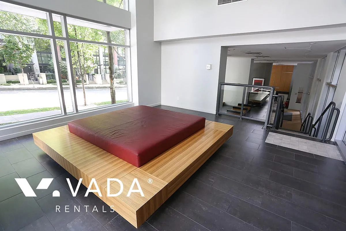 1010 Richards Street Vancouver — Photo 2
