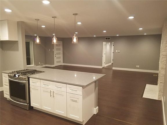 3rd image of 9414 Creel Creek Dr