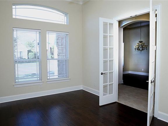 3rd image of 307 Del Mar Ct