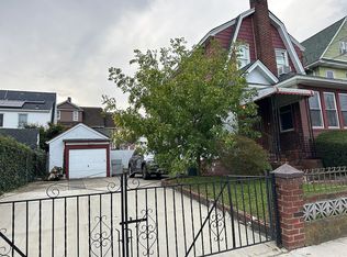 2542 Curtis St, East Elmhurst, NY 11369