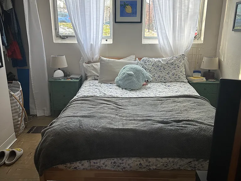 Downstairs Garden Level Bedroom (furniture not included)