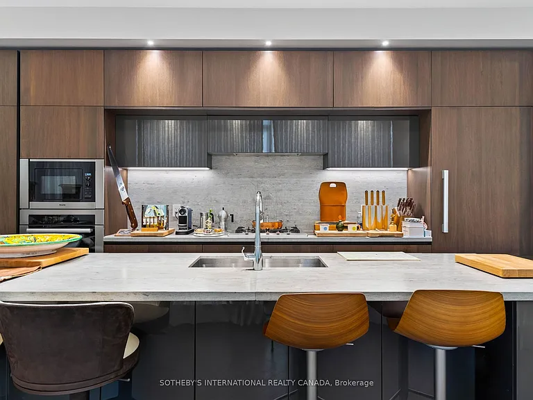 50 Charles St E #5501 — Photo 21