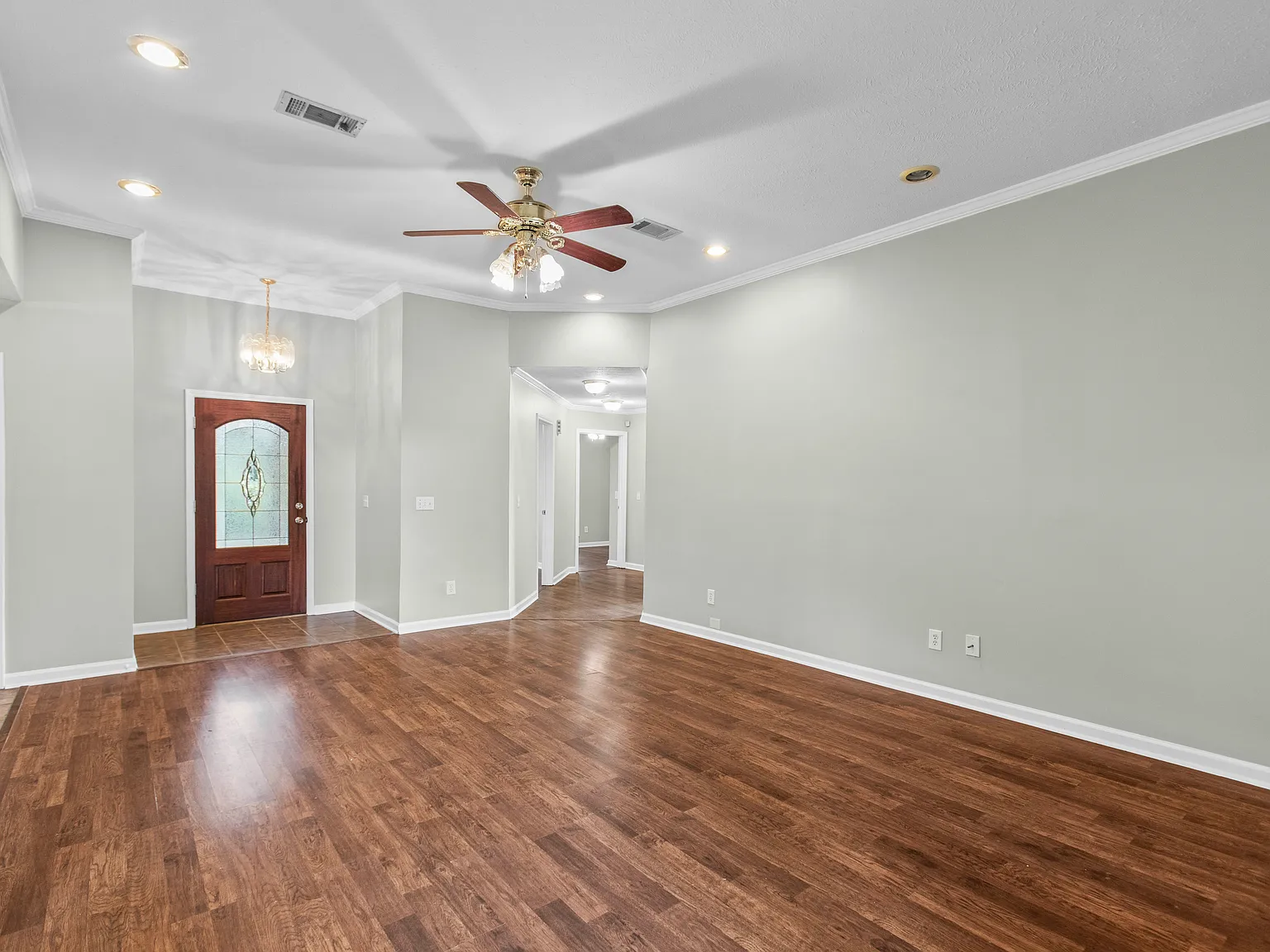 3 bed, 1535 sqft, $2,100 — Photo 1