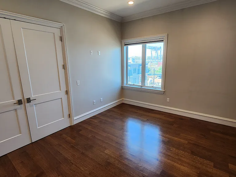 933 E 2nd St #20 — Photo 8