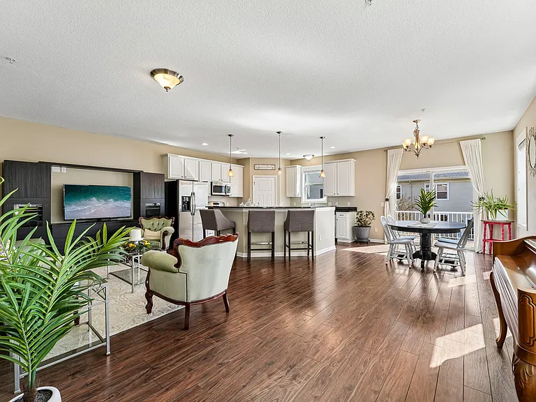 9519 Declaration Dr — Photo 3