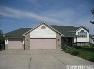 505 Chatfield Ln, Belle Plaine, MN 56011