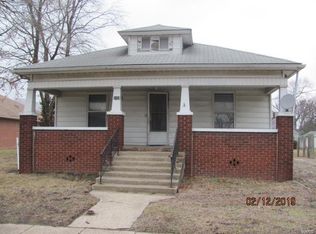 213 W Center St, Brighton, IL 62012