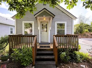 706 NW Greeley St, Camas, WA 98607