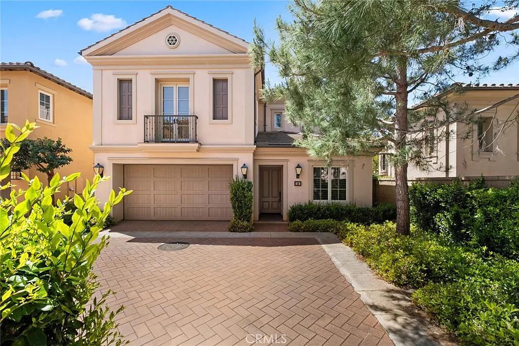 4 bed, 3.5 bath, 2121 sqft, $6,995 — Photo 1