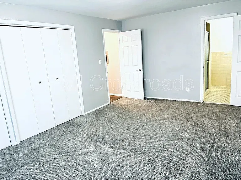 Riviera Manor — Photo 35