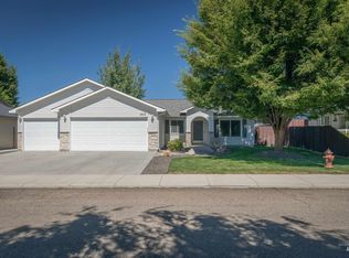 1410 W Castro Dr, Kuna, ID 83634