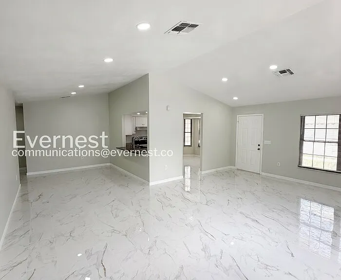 4535 Uzzle Way — Photo 4