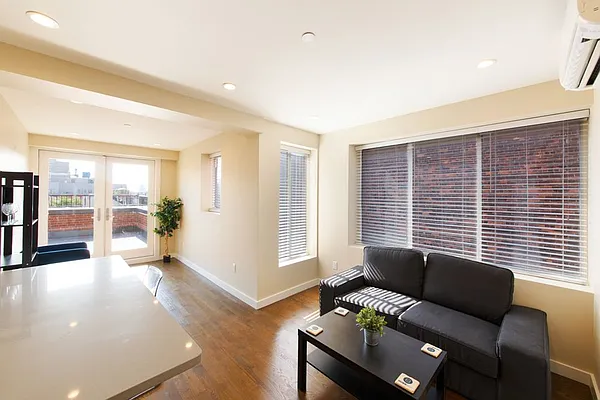 Rented by REAL New York | media 38